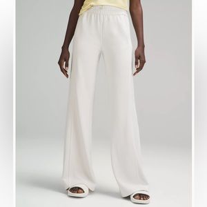 NWT Lululemon Ribbed Softstreme Mid-Rise Pant